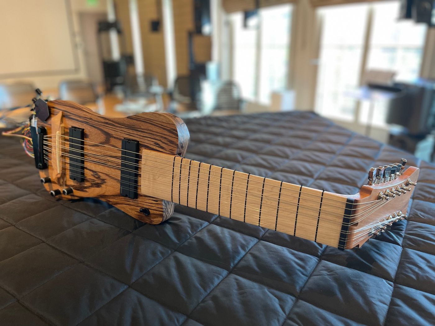 Electric lute
